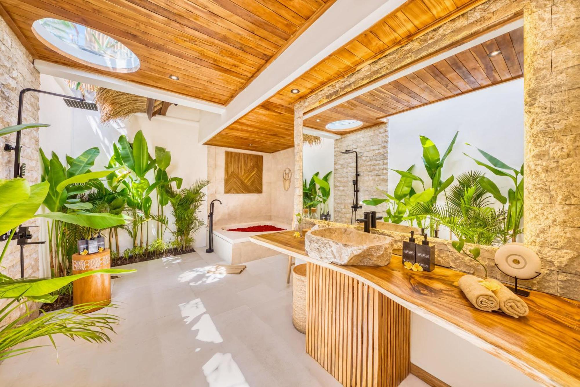 Miami - New Luxury 7bdr Prime Location